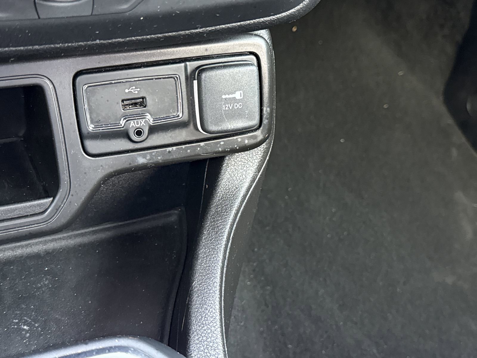 Used 2020 Jeep Renegade Latitude image 24