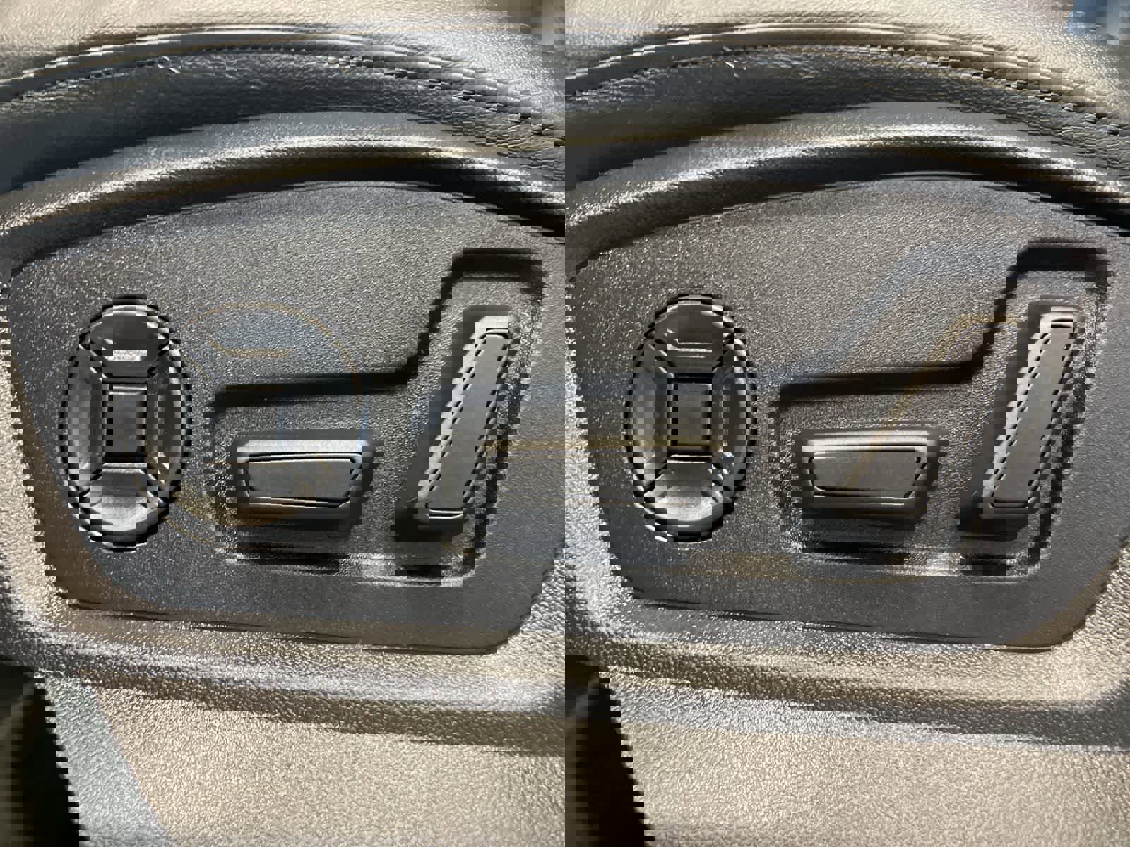 Used 2023 Audi Q7 Premium Plus image 13