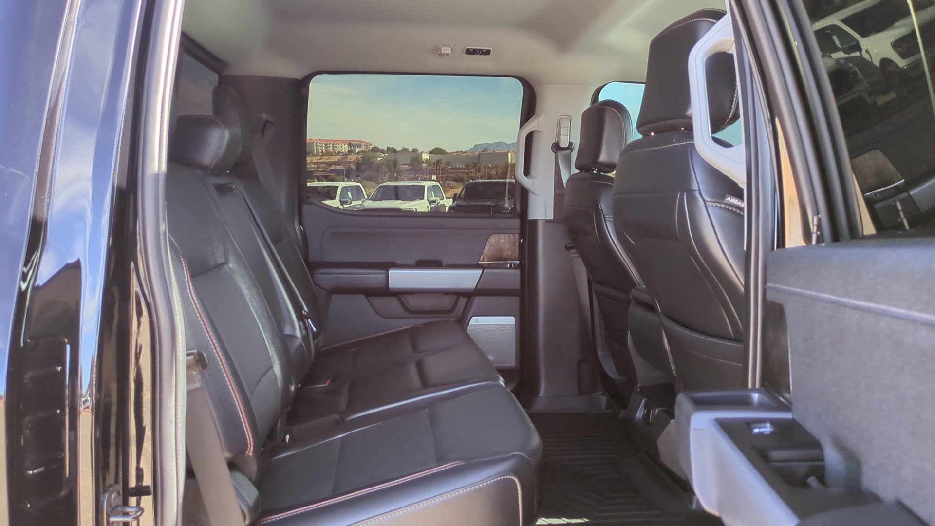 Used 2024 Ford F350 Lariat image 31