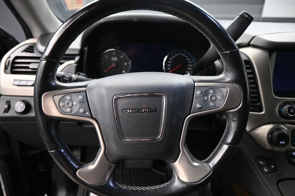 Used 2020 GMC Yukon XL Denali w/ Denali Premium Package RWD image 13