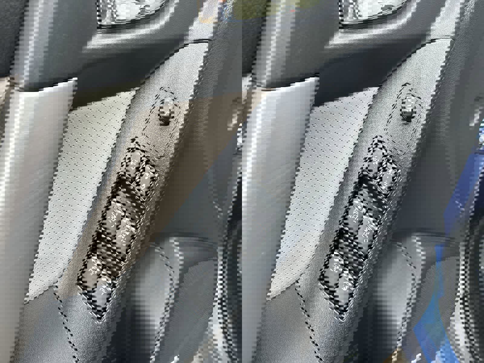 Used 2017 Subaru Forester 2.5i Limited image 8