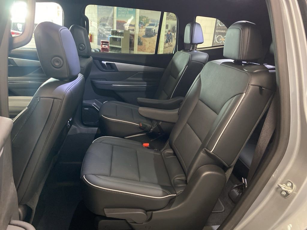 Used 2026 Buick Enclave Preferred image 12