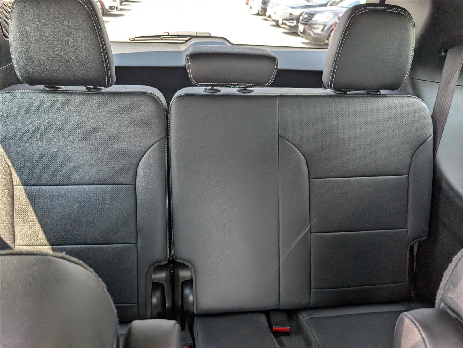 Used 2025 Chevrolet Traverse LT FWD image 12