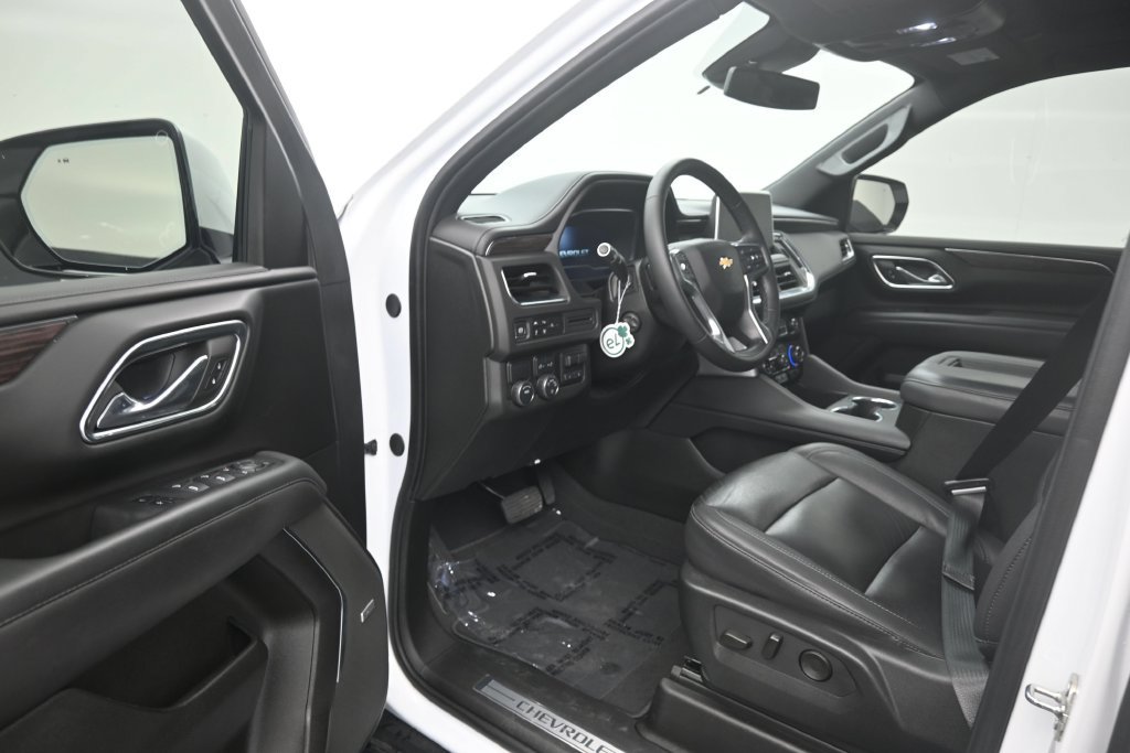 Used 2023 Chevrolet Suburban LT w/ LT Signature Package RWD image 10
