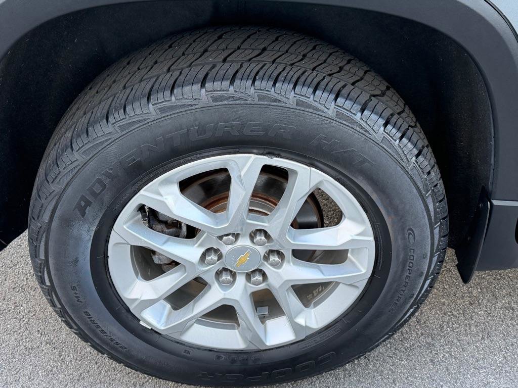 Used 2018 Chevrolet Traverse LS FWD image 11