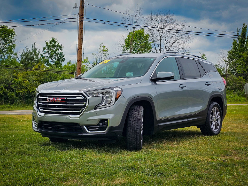 Used 2023 GMC Terrain SLT w/ Tech Package AWD/4WD image 8