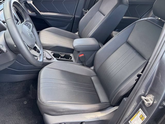 Used 2023 Volkswagen Tiguan SE R-Line AWD/4WD image 11