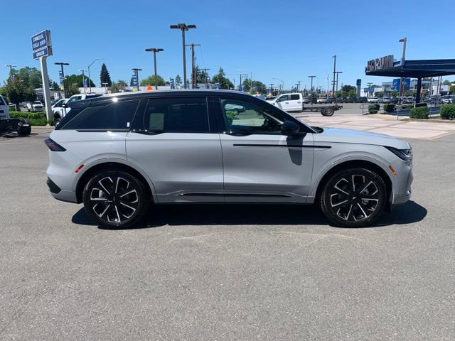 New 2026 Lincoln Nautilus Reserve AWD/4WD image 8