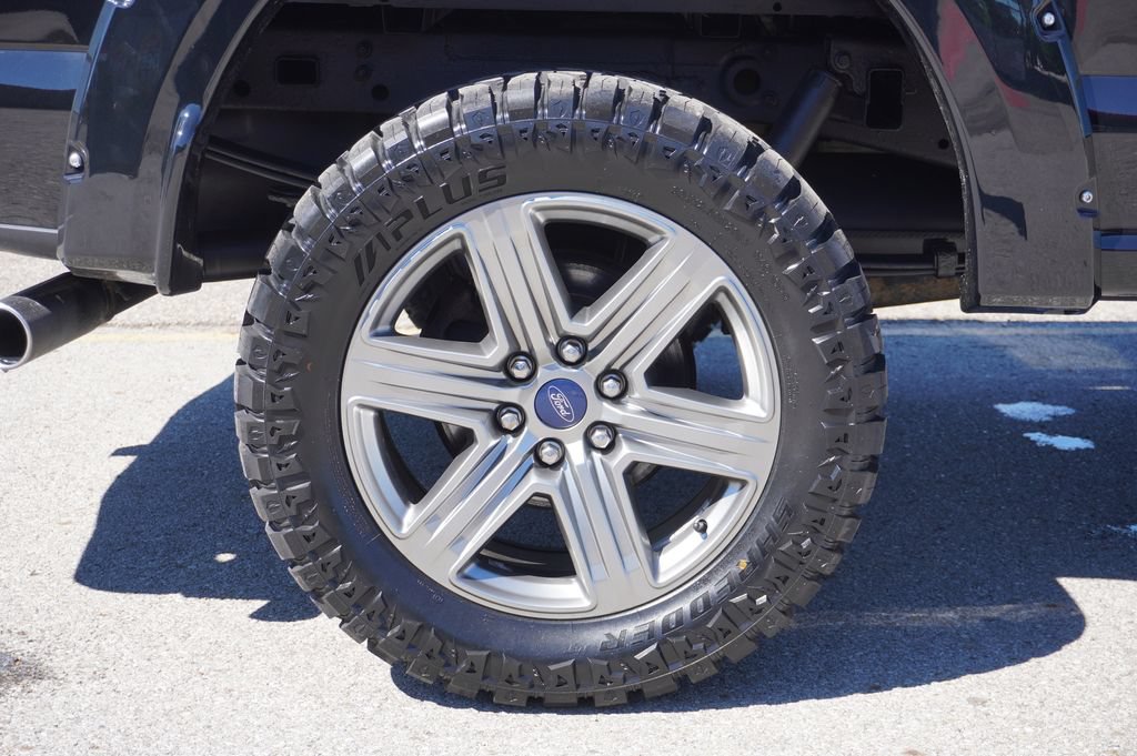 Used 2018 Ford F150 Lariat w/ Equipment Group 502A Luxury AWD/4WD image 12