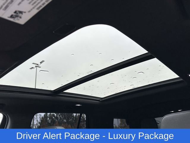 Used 2022 Chevrolet Tahoe Z71 w/ Luxury Package image 13