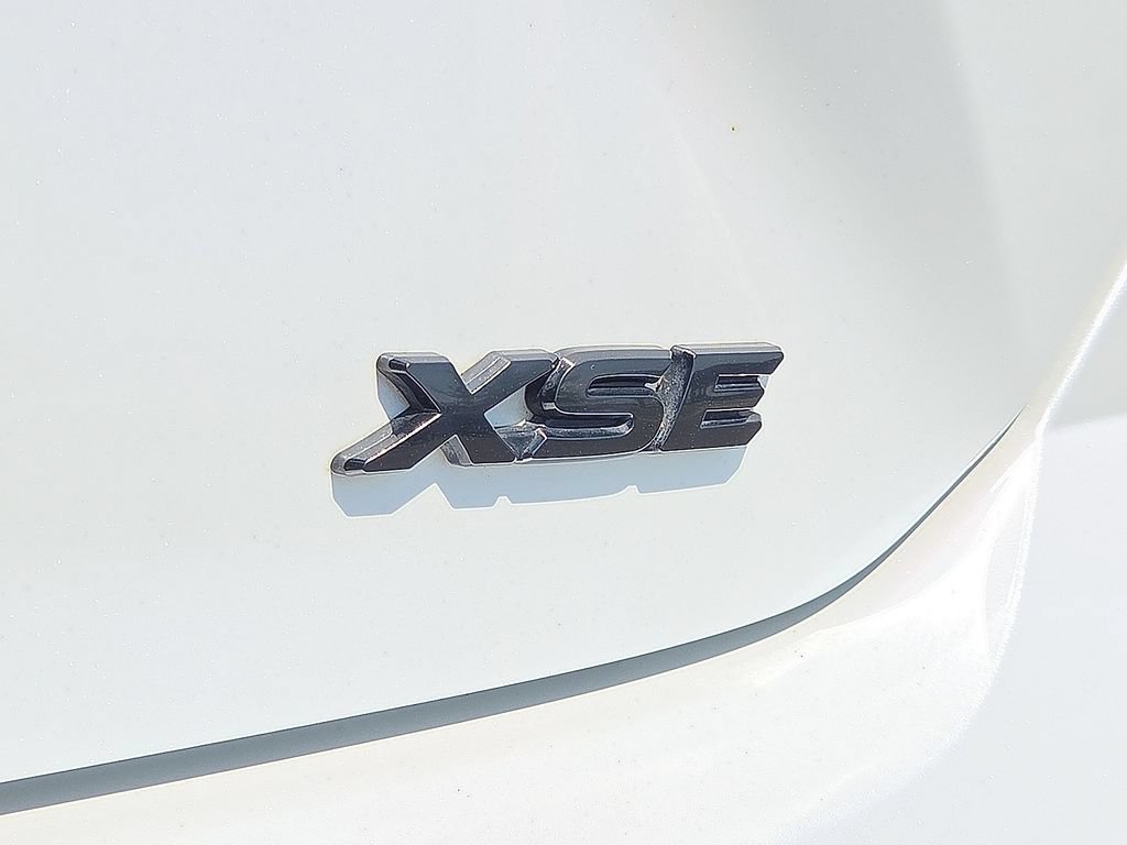 Used 2025 Toyota Camry Hybrid FWD image 7