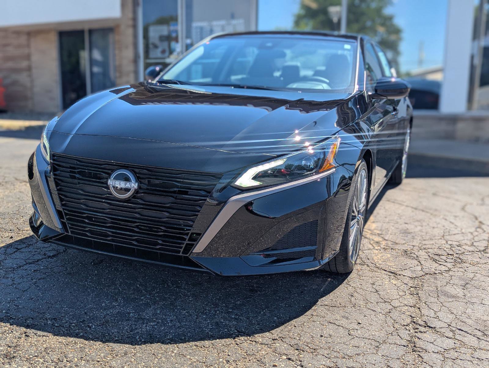 New 2026 Nissan Altima 2.5 SV FWD image 2