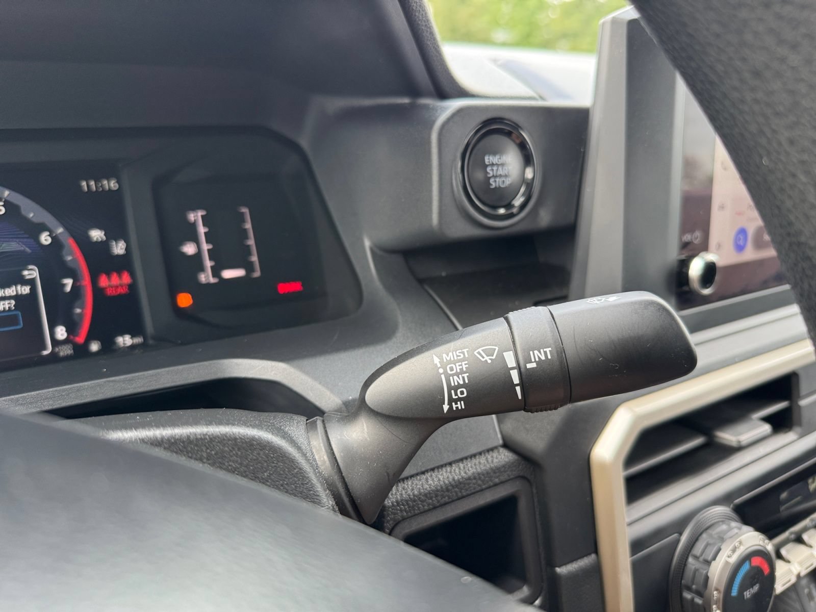 Used 2025 Toyota Tacoma SR AWD/4WD image 17