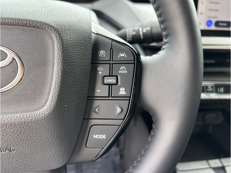 Used 2024 Toyota Prius XLE FWD image 26