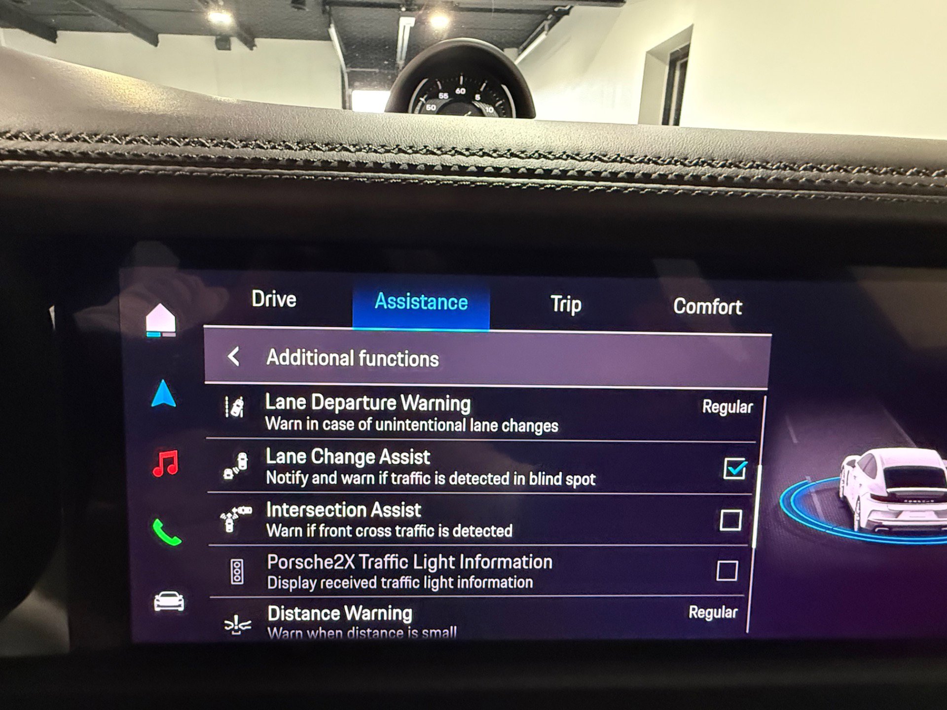 Used 2025 Porsche Panamera 4 image 39