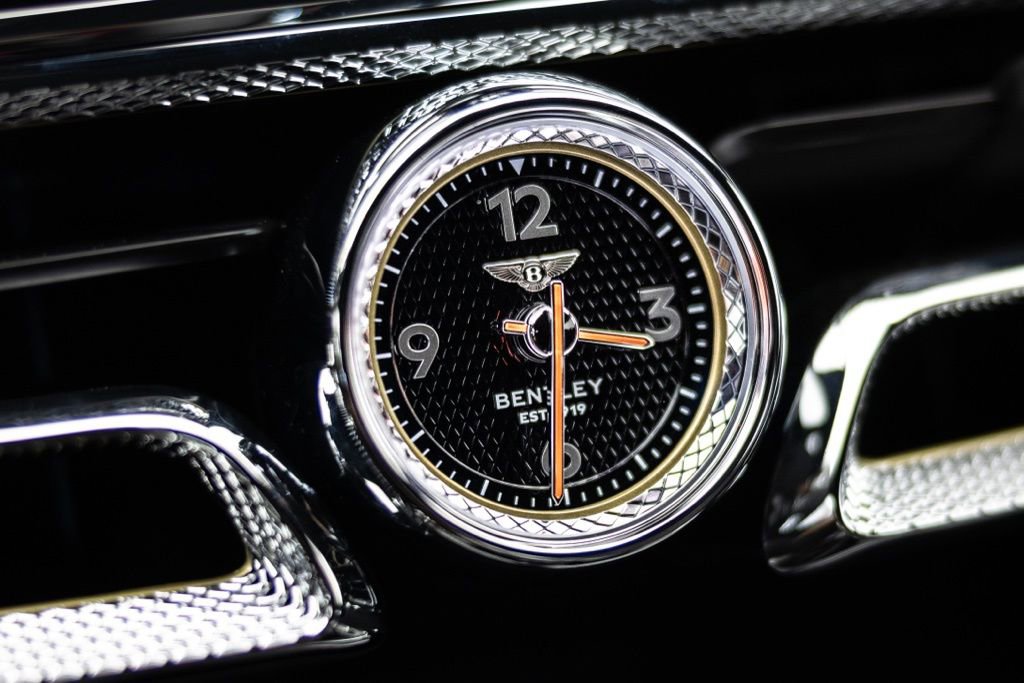 Used 2025 Bentley Flying Spur Plug-In Hybrid image 23