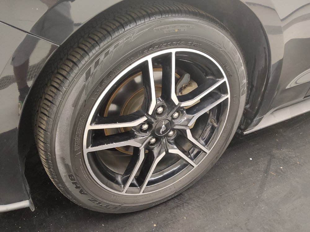 Used 2018 Ford Mustang Premium w/ Equipment Group 201A RWD image 31