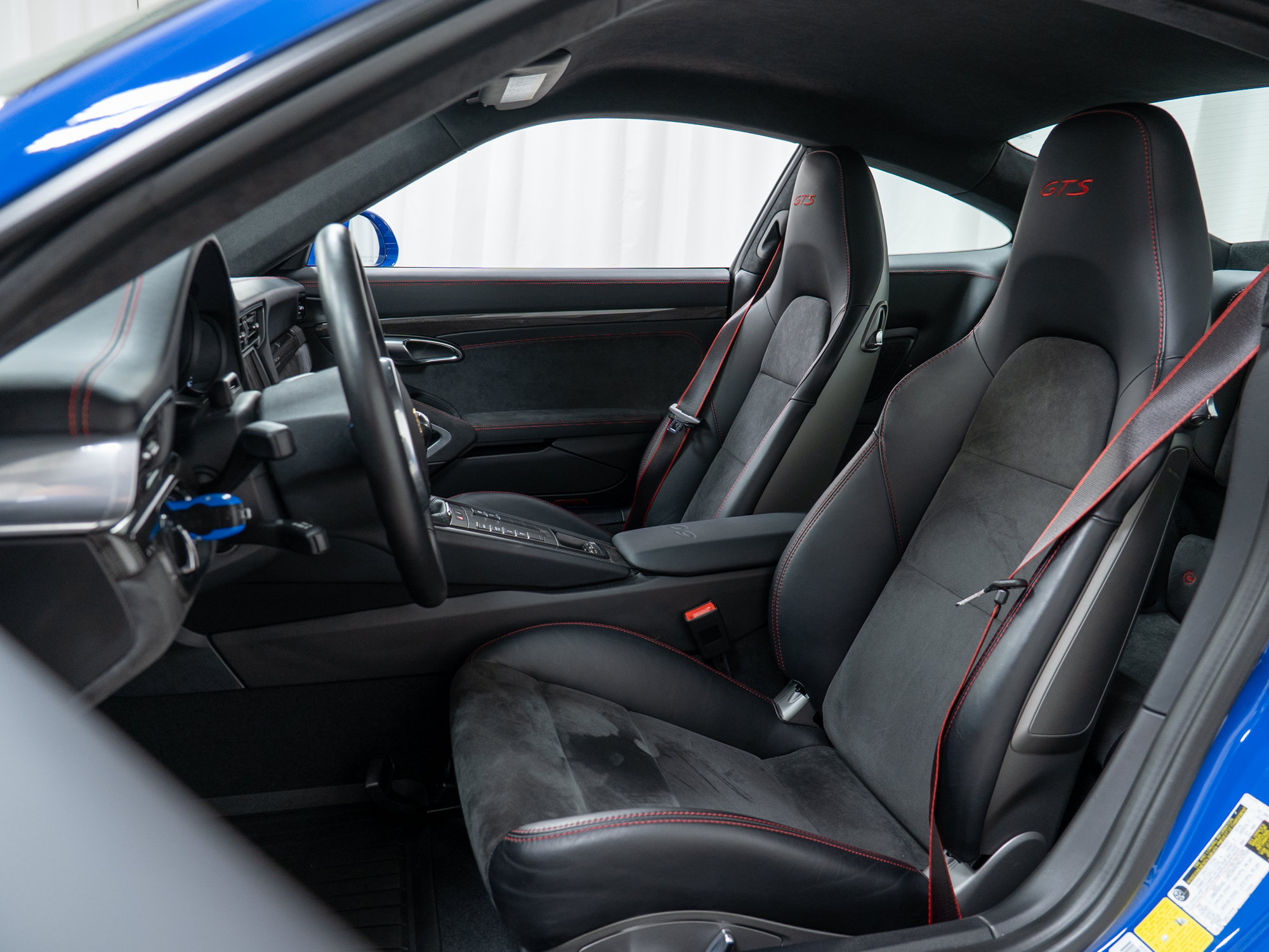 Certified 2016 Porsche 911 Carrera GTS RWD image 5