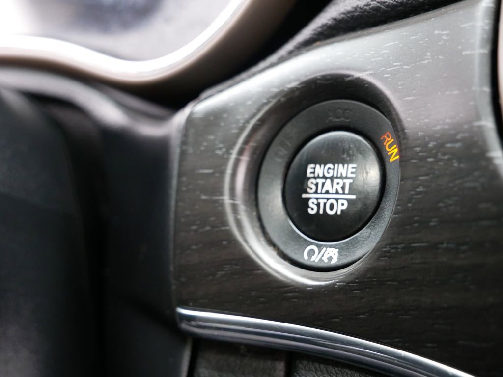 Used 2017 Jeep Grand Cherokee Limited w/ Trailer Tow Group IV AWD/4WD image 33