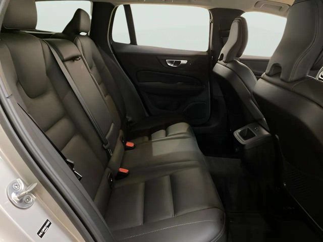 Used 2025 Volvo V60 B5 Cross Country Plus AWD/4WD image 71