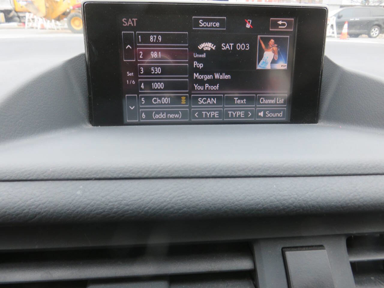 Used 2017 Lexus CT 200h Base 4dr Hatchback w/ Navigation System Package image 19