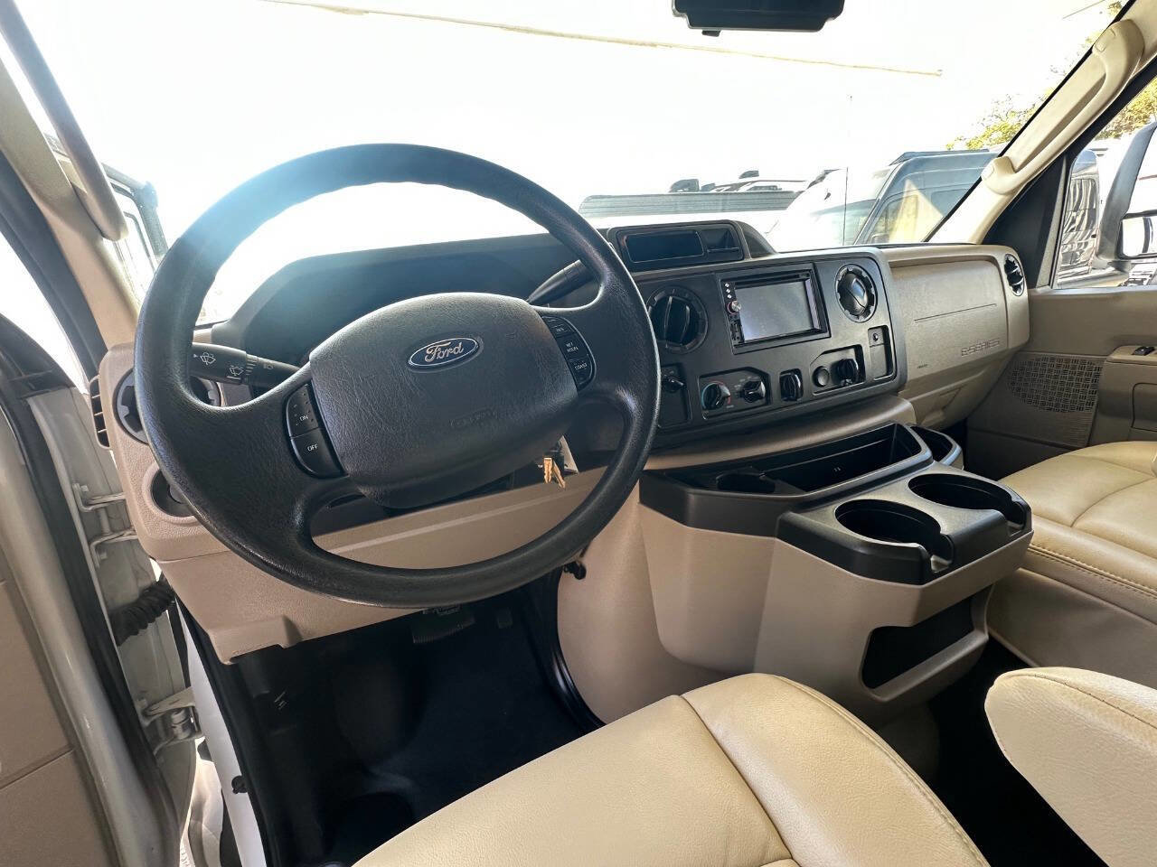 Used 2015 Ford E-450 and Econoline 450 Super Duty w/ Motorhome Prep Package image 7