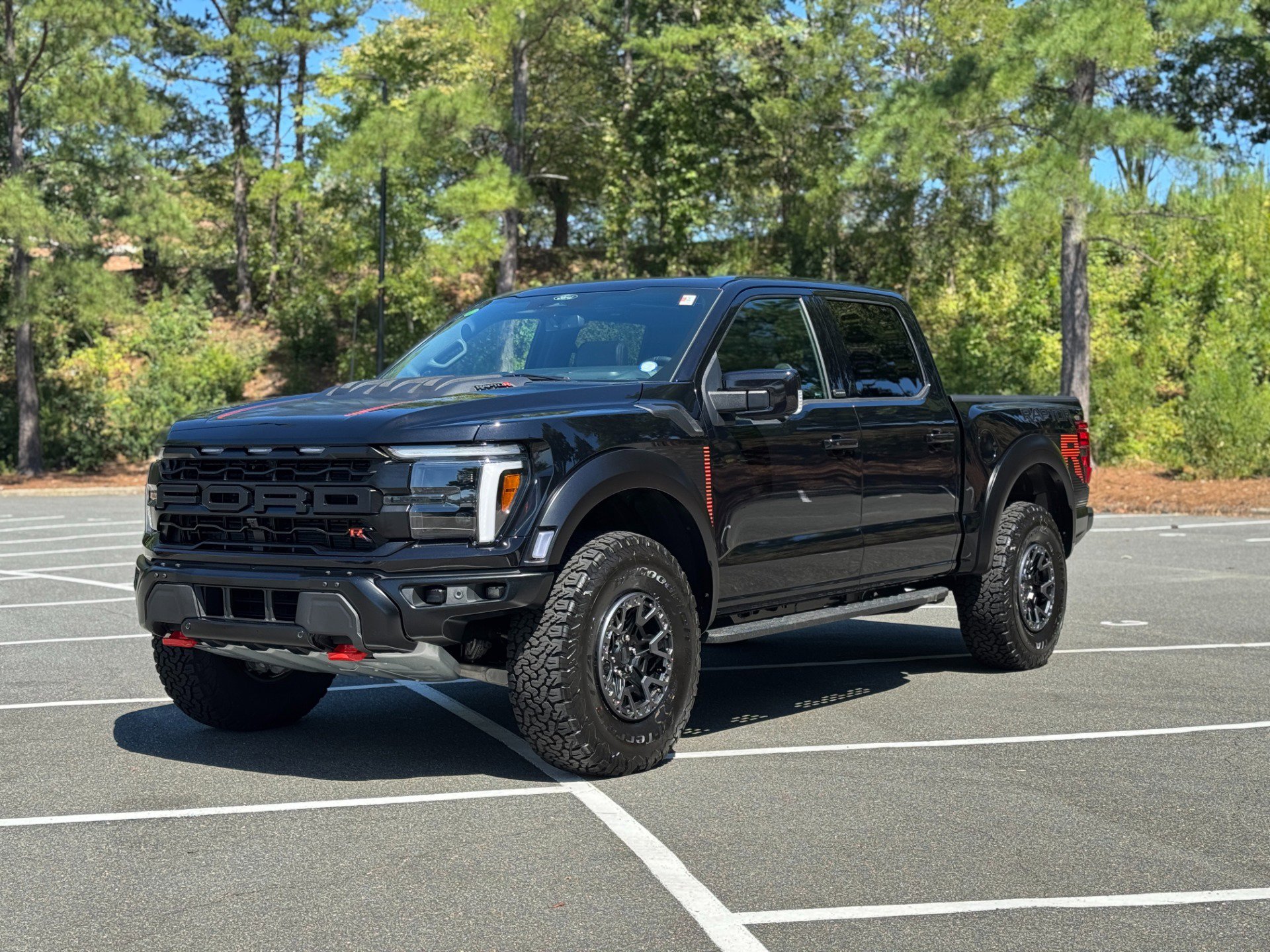 Used 2025 Ford F150 Raptor image 4