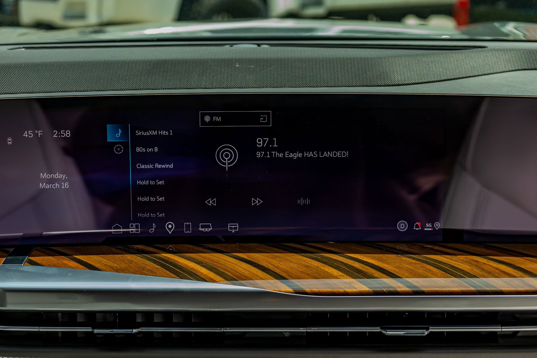 Used 2026 Cadillac Escalade Platinum Sport w/ LPO, ONYX Package image 25