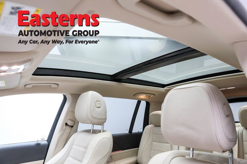 Used 2023 Mercedes-Benz GLS 450 4MATIC w/ AMG Line Exterior image 39