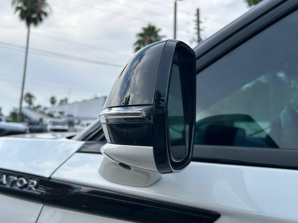 Used 2026 Lincoln Aviator 2WD w/ Jet Appearance Package image 26