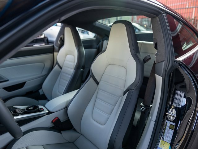 Used 2025 Porsche 911 Carrera GTS image 5