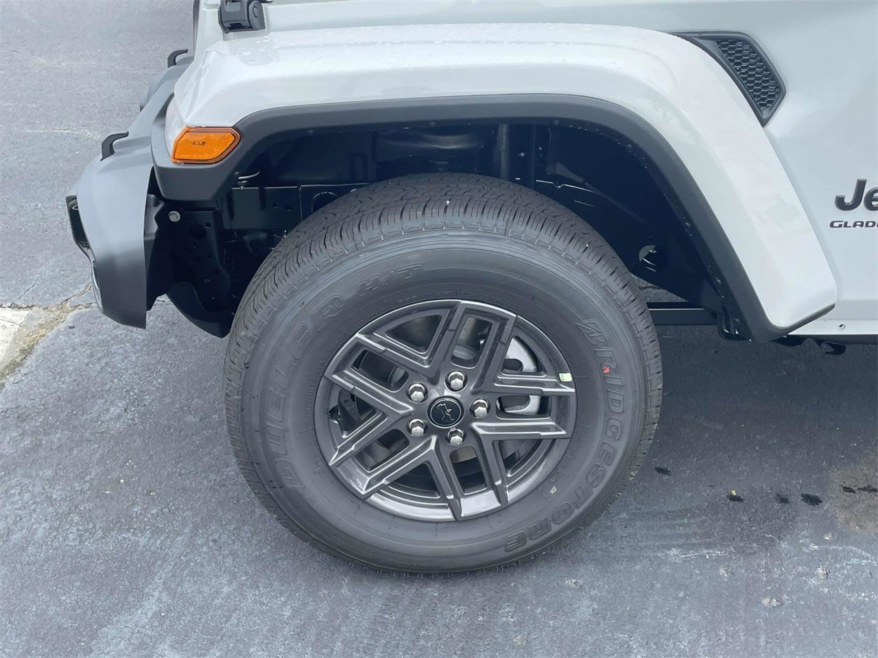 New 2025 Jeep Gladiator Sport image 37