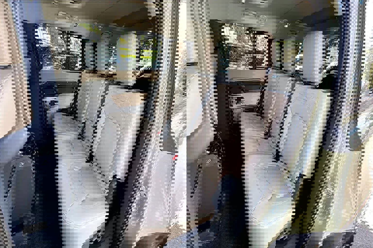 Used 2023 Land Rover Defender 130 SE image 21