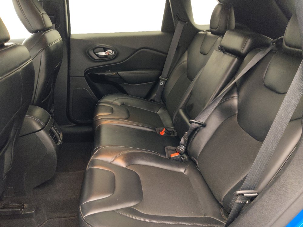 Used 2021 Jeep Cherokee Latitude Plus FWD image 18