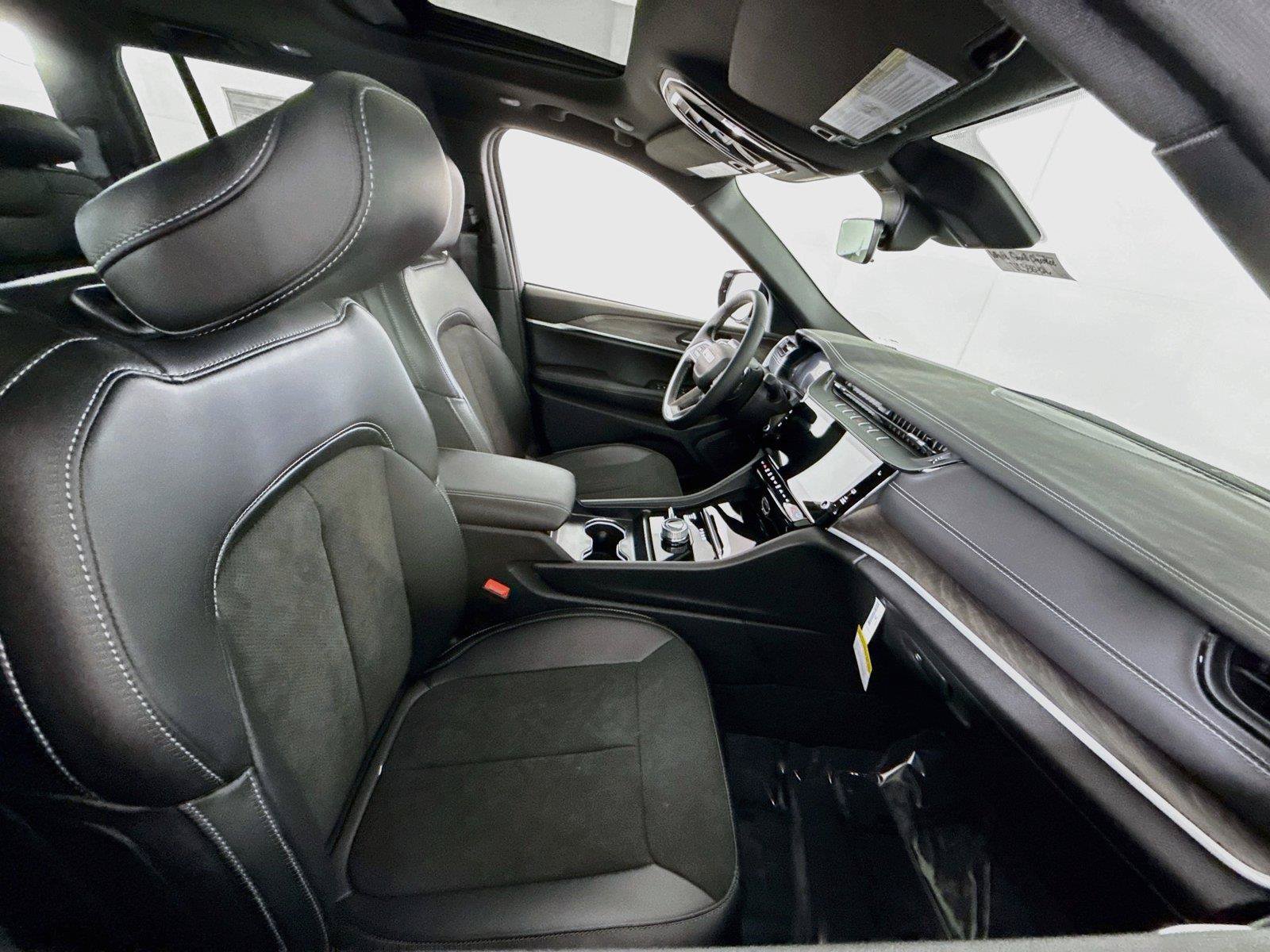 New 2027 Jeep Grand Cherokee 4WD image 21