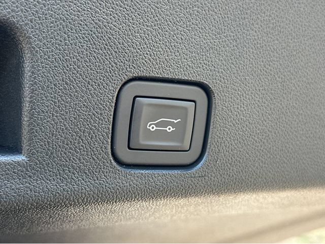 New 2026 GMC Acadia Denali Ultimate w/ LPO, Floor Liner Package AWD/4WD image 13