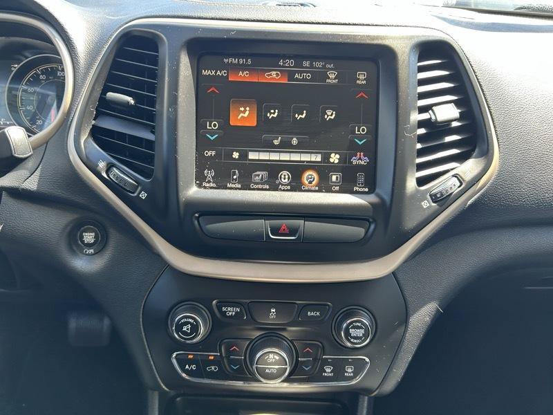 Used 2017 Jeep Cherokee Limited FWD image 12