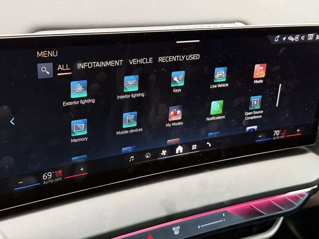 Used 2025 BMW X3 xDrive30i w/ Premium Package image 25