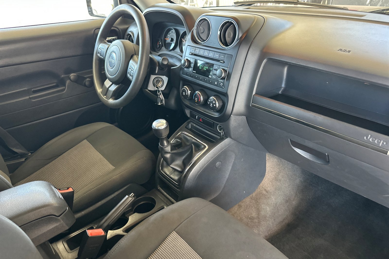 Used 2016 Jeep Patriot Sport FWD image 16