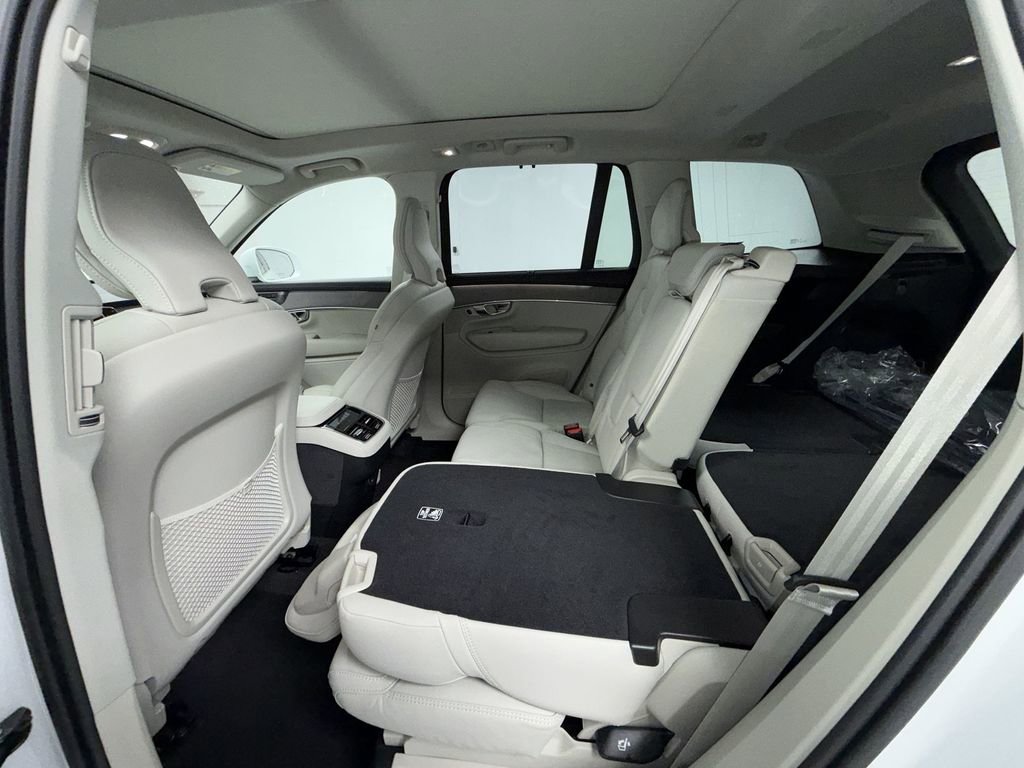 New 2026 Volvo XC90 B6 Ultra w/ Protection Package image 12