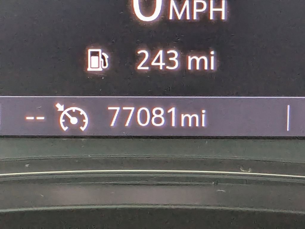 Used 2023 Chevrolet Traverse LT image 30