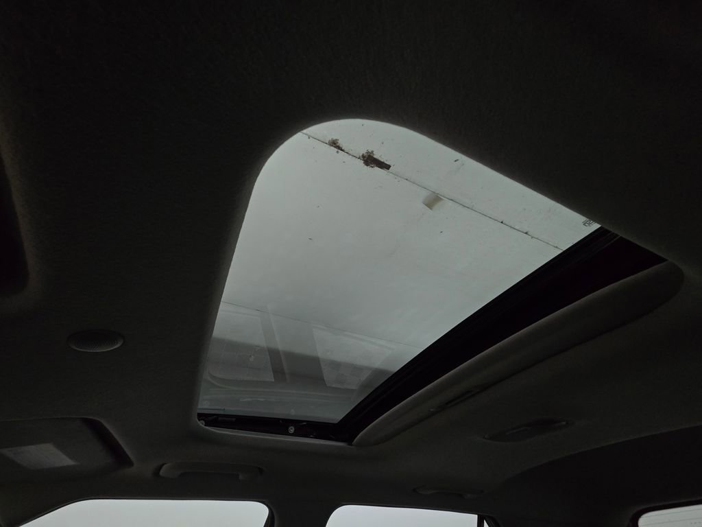 Used 2024 Hyundai Venue SEL image 5