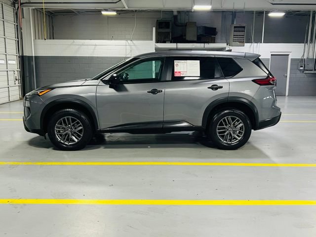 Used 2024 Nissan Rogue S FWD image 14