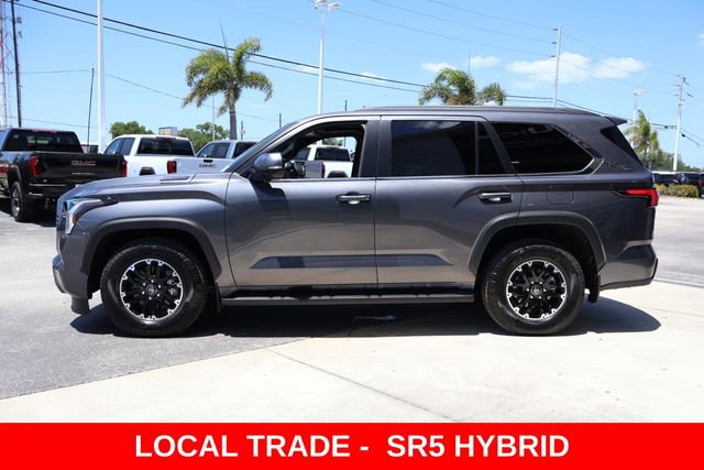 Used 2025 Toyota Sequoia SR5 w/ SR5 Premium Package AWD/4WD image 5