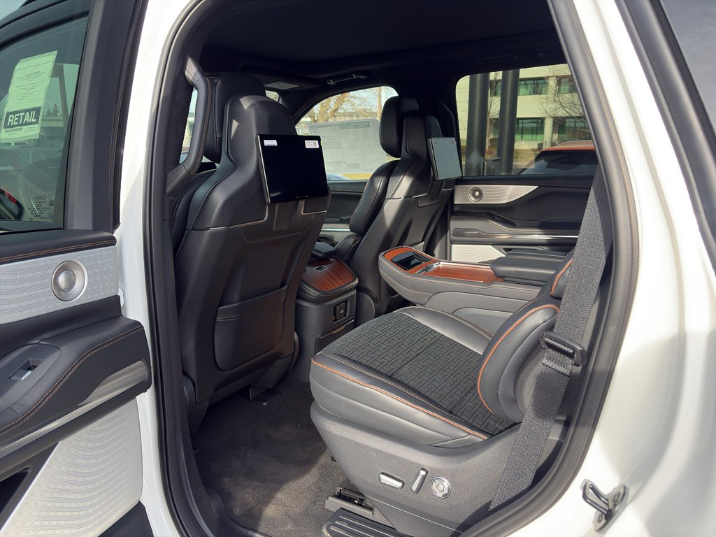 New 2025 Lincoln Navigator Black Label image 8