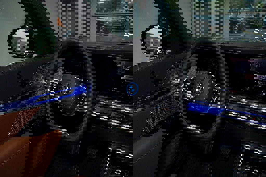 Used 2025 BMW i7 eDrive50 w/ Premium Package image 42