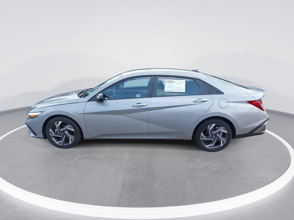 Certified 2025 Hyundai Elantra Sport FWD image 8
