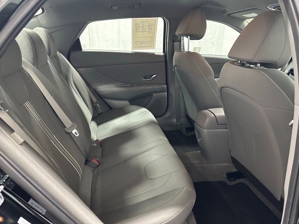 Used 2025 Hyundai Elantra Sport image 47