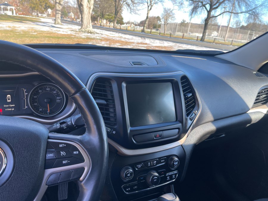 Used 2016 Jeep Cherokee Latitude image 33