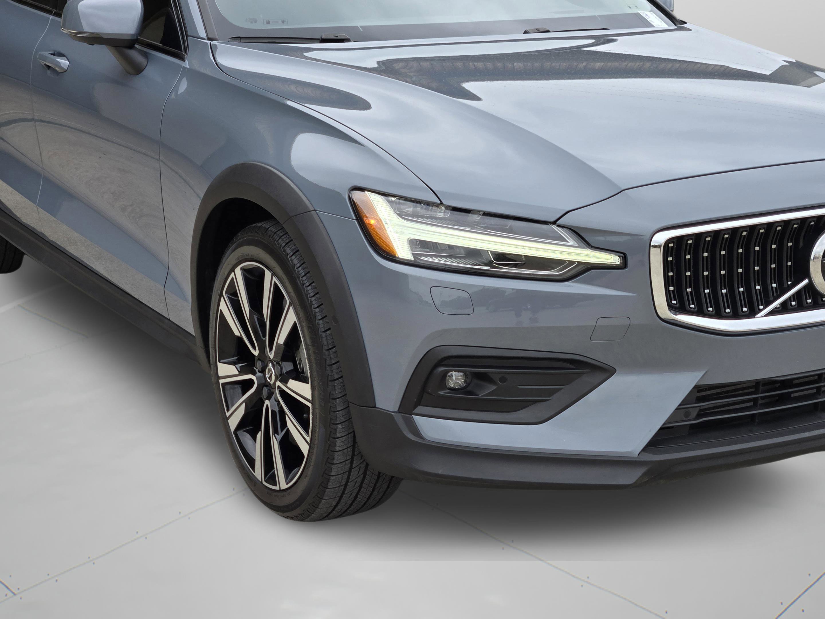 Used 2022 Volvo V60 T5 Cross Country w/ Advanced Package AWD/4WD image 32